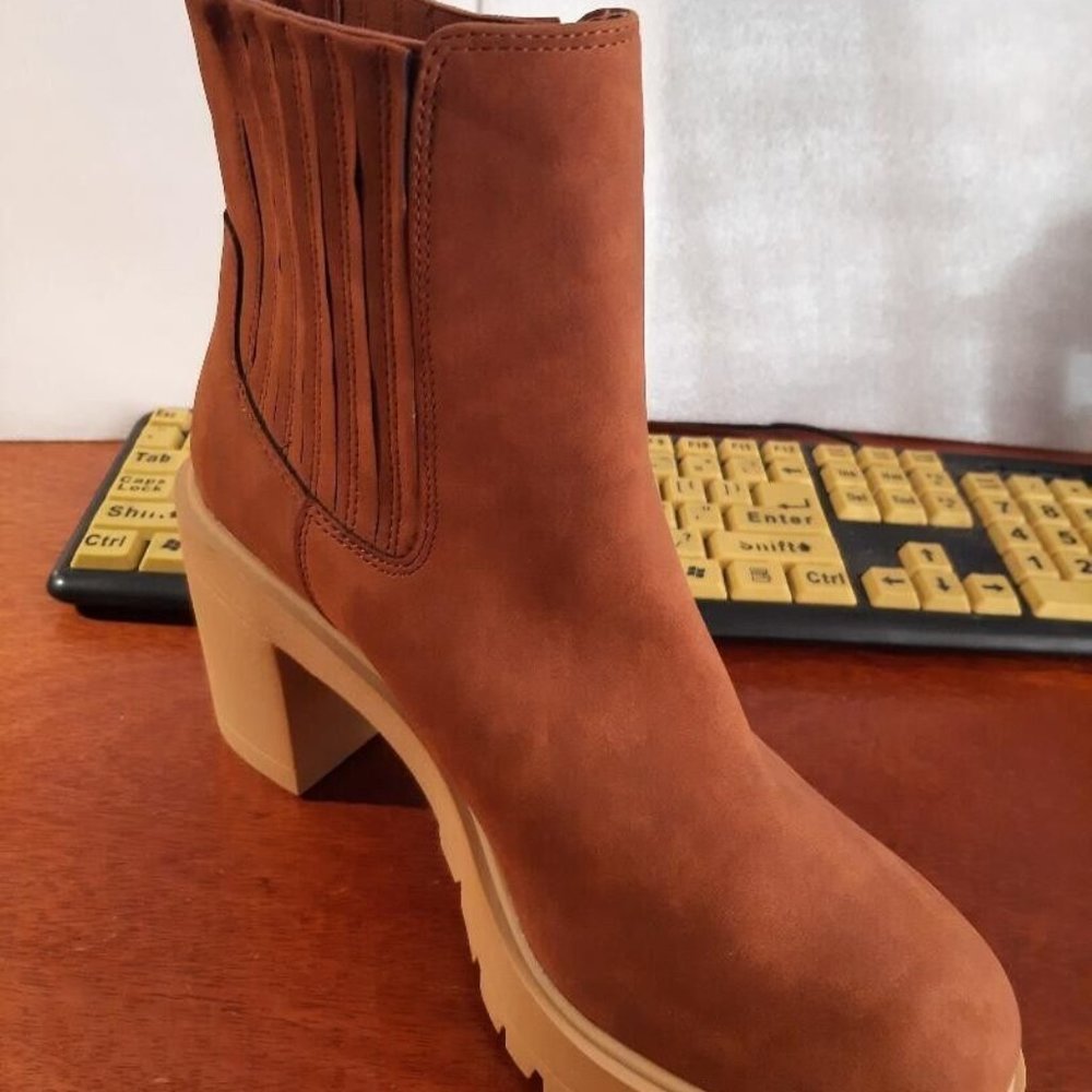 ZBY Faux Swede Chunky Platform Chelsea Boot Brown Size 9 Worn Once